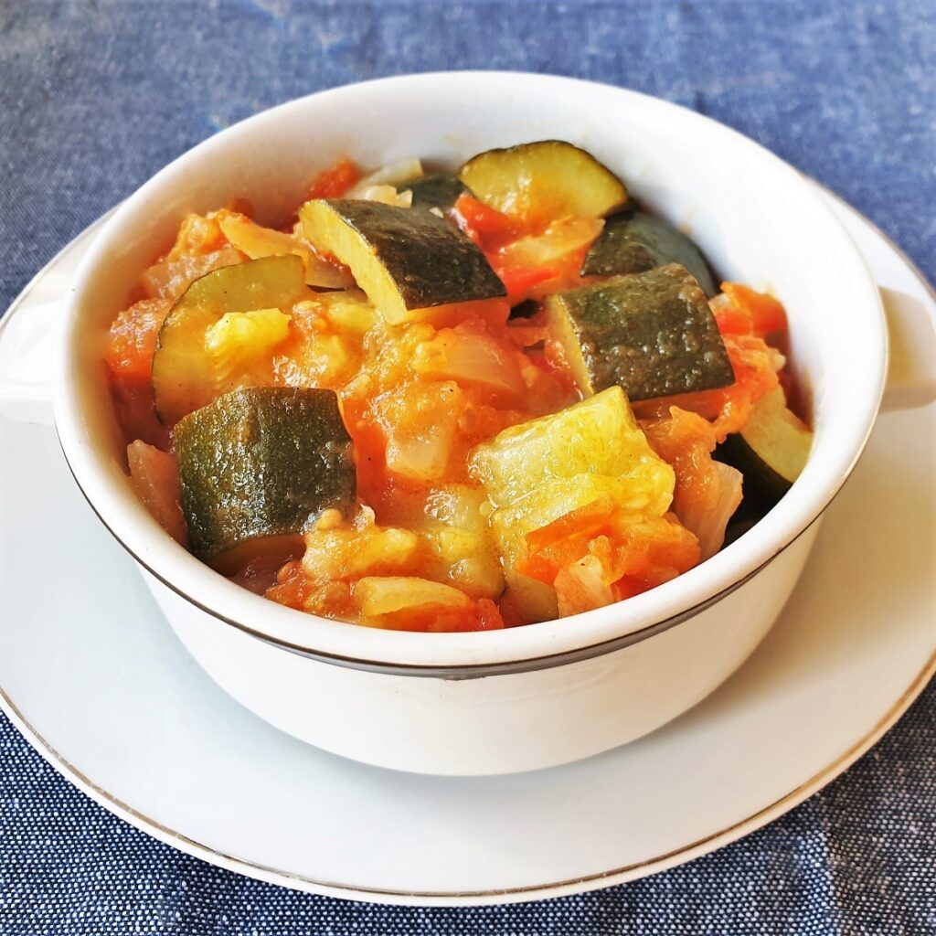 Baby Marrows with Tomato and Onion - Foodle Club