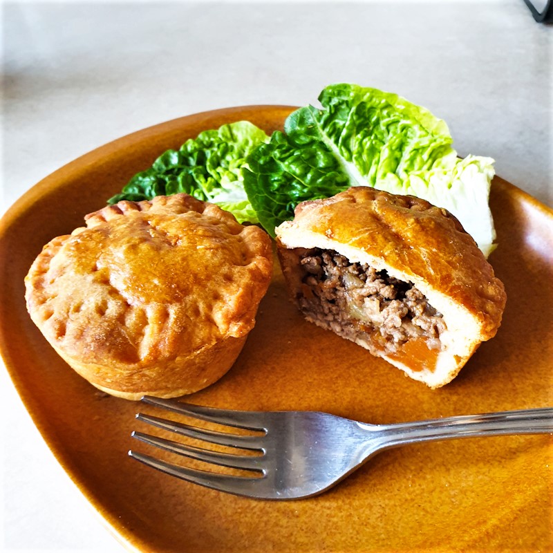 Beef and onion hand pies with mushrooms Foodle Club