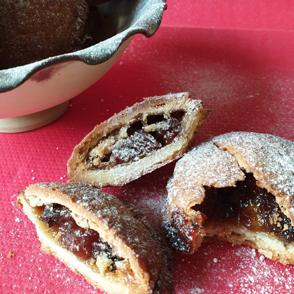 Christmas mince pies showing inside