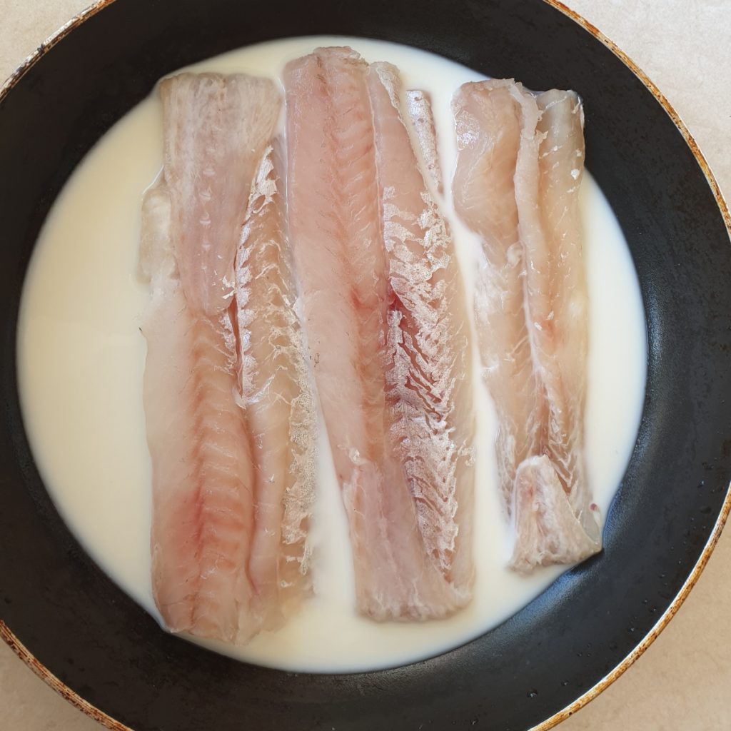 Easy homemade fish cakes with a crispy coating Foodle Club