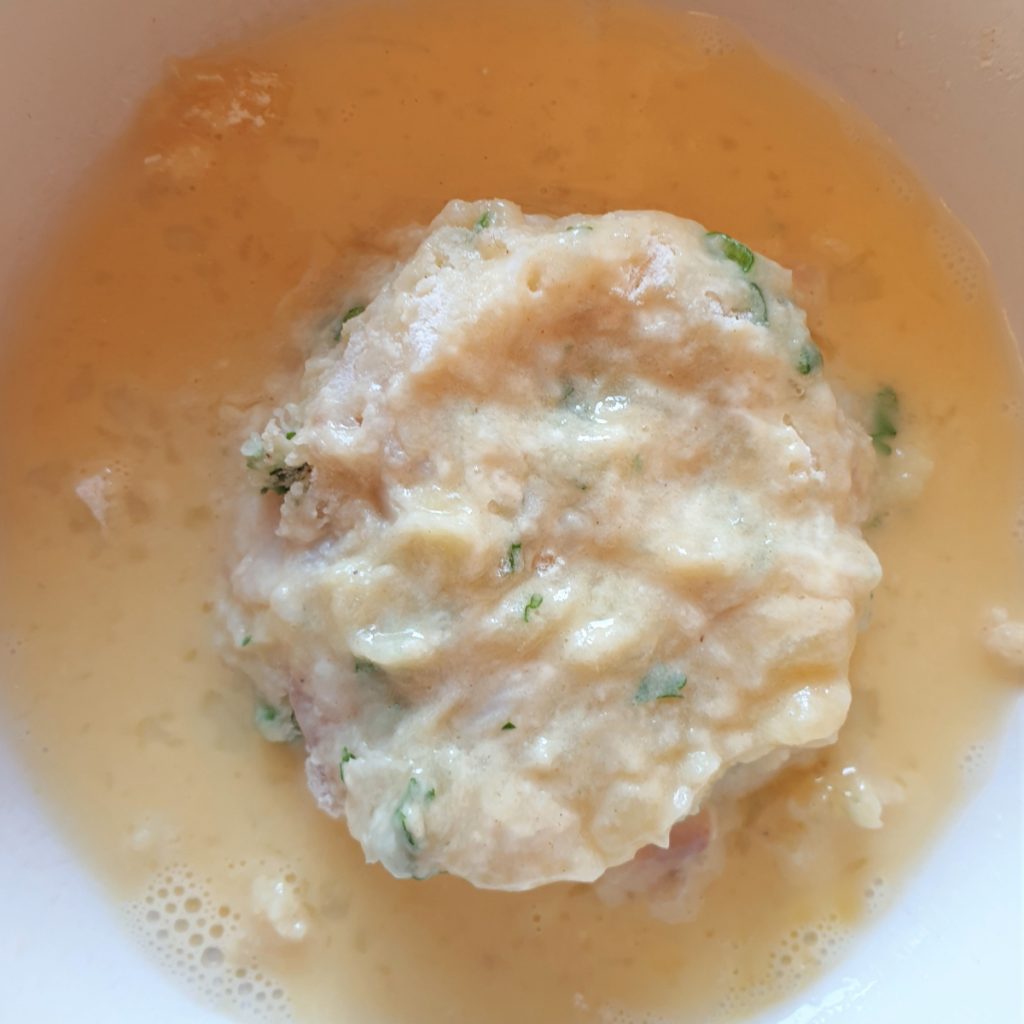 Easy homemade fish cakes with a crispy coating - Foodle Club