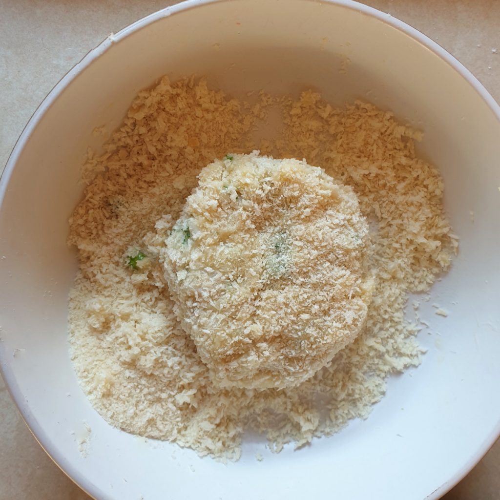 Easy homemade fish cakes with a crispy coating Foodle Club