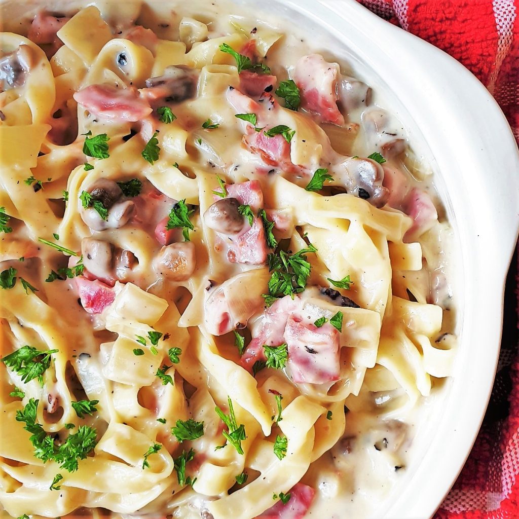 Ham and Mushroom Tagliatelle with Black Pepper Sauce Foodle Club