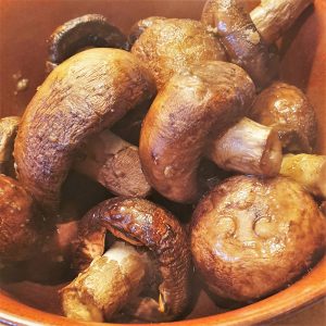 A bowl of air-fried mushrooms.