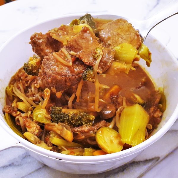 Garlic beef in oyster sauce with vegetables Foodle Club