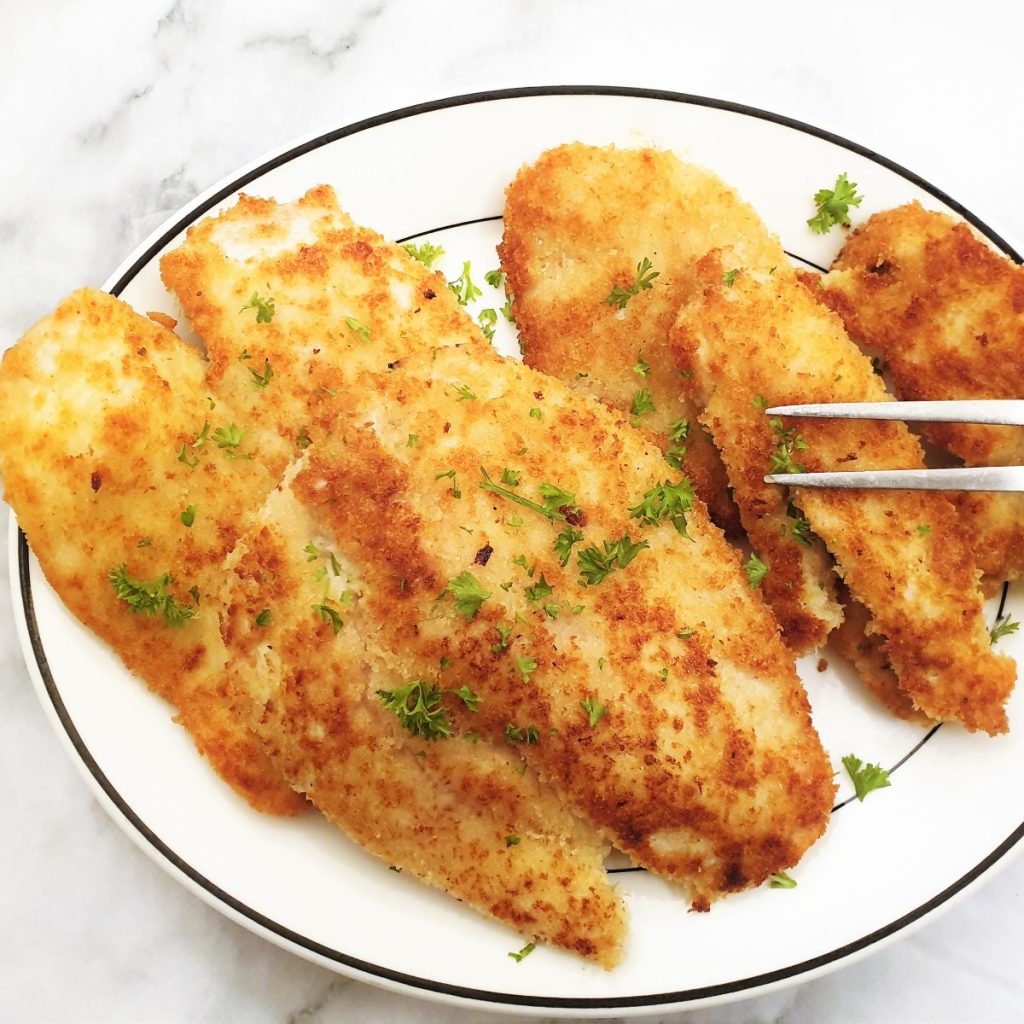 Crispy chicken schnitzels with creamy mushroom sauce Foodle Club