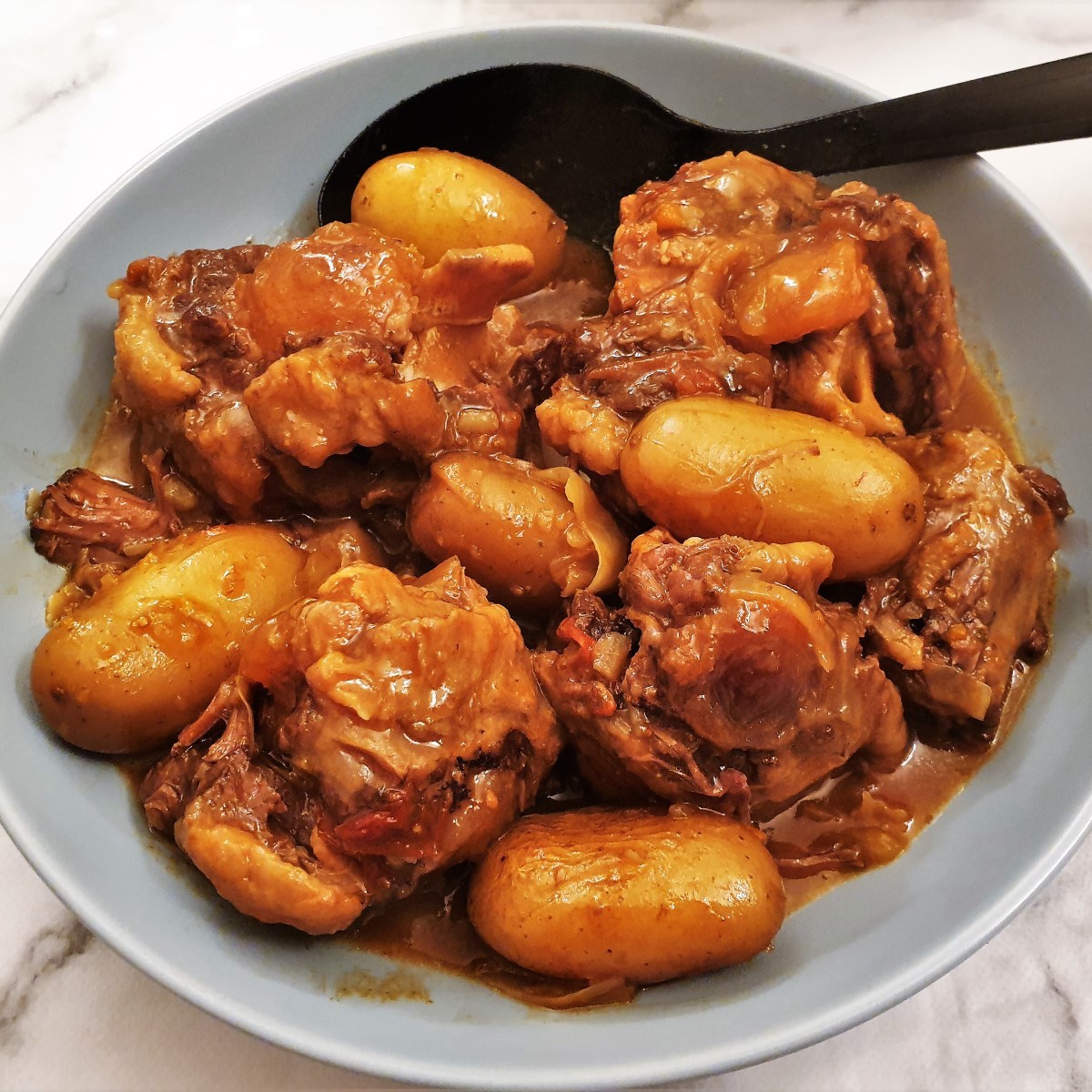 Slowcooker oxtail stew hearty and warming Foodle Club