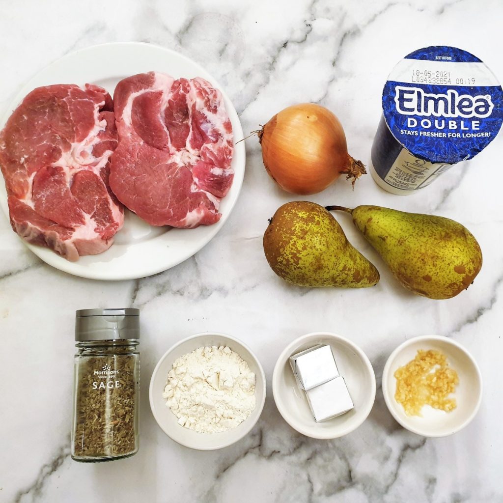 Ingredients for pan-fried pork with pears and onions.