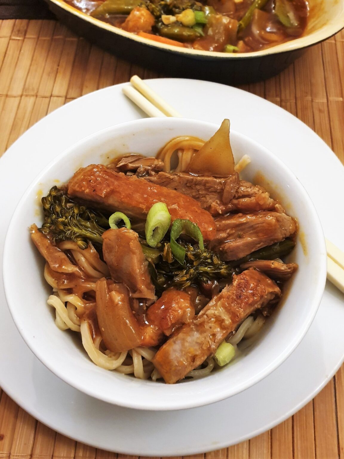 Duck in garlic sauce with vegetables - Foodle Club