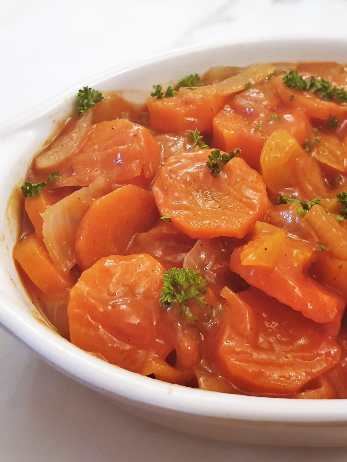 Copper penny salad - a vibrant and colorful salad with carrots