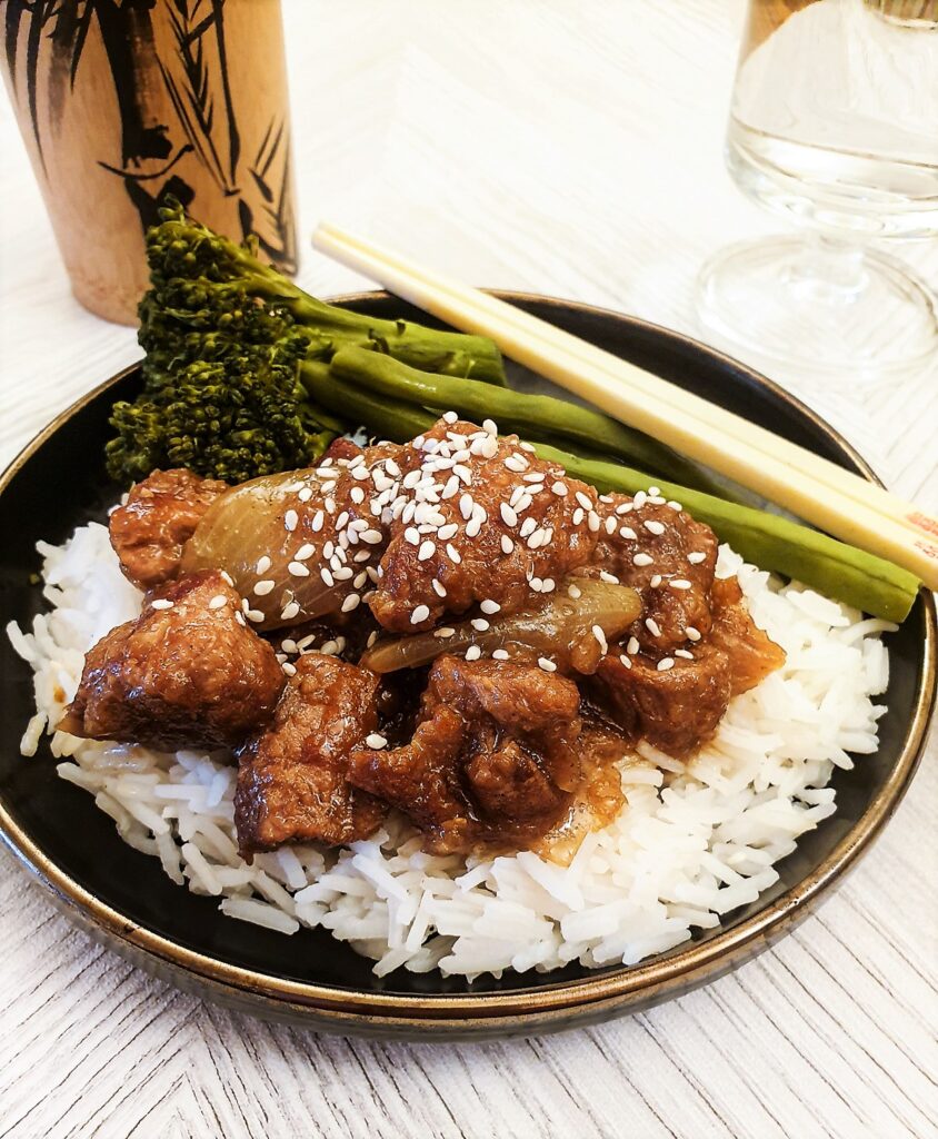 Sticky Asian pork - an easy one-dish meal - Foodle Club