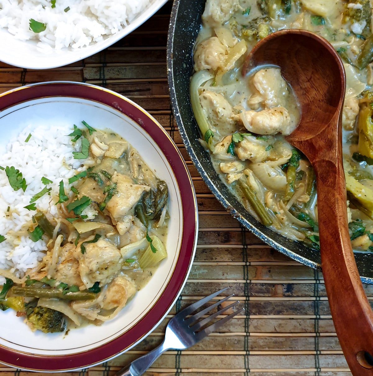 Overhead shot of a plate of Thai green curry.