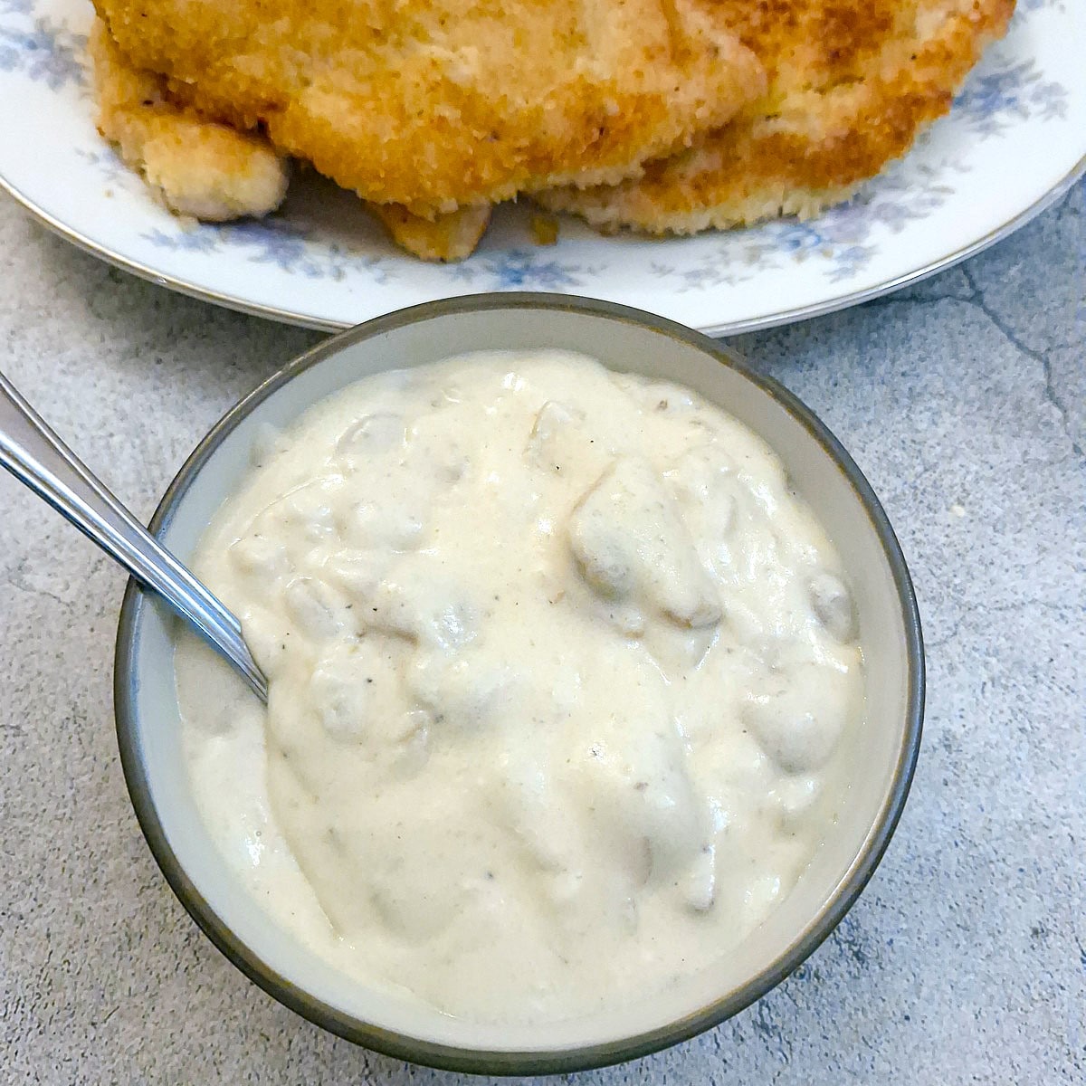 A bowl of mushroom sauce.