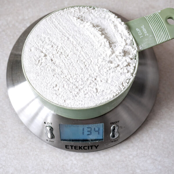 Convert grams to cups (for flour, sugar, butter and more) - Foodle Club